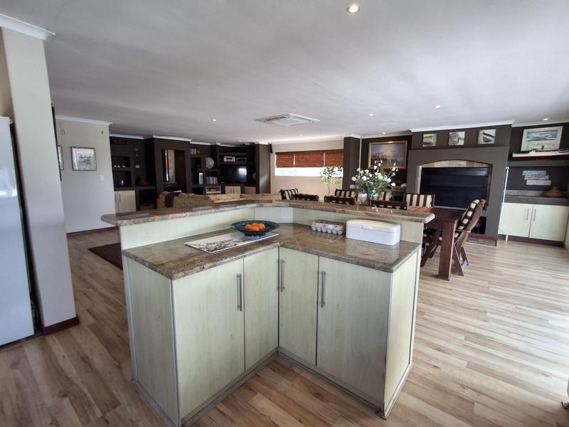 3 Bedroom Property for Sale in Hannasbaai Western Cape